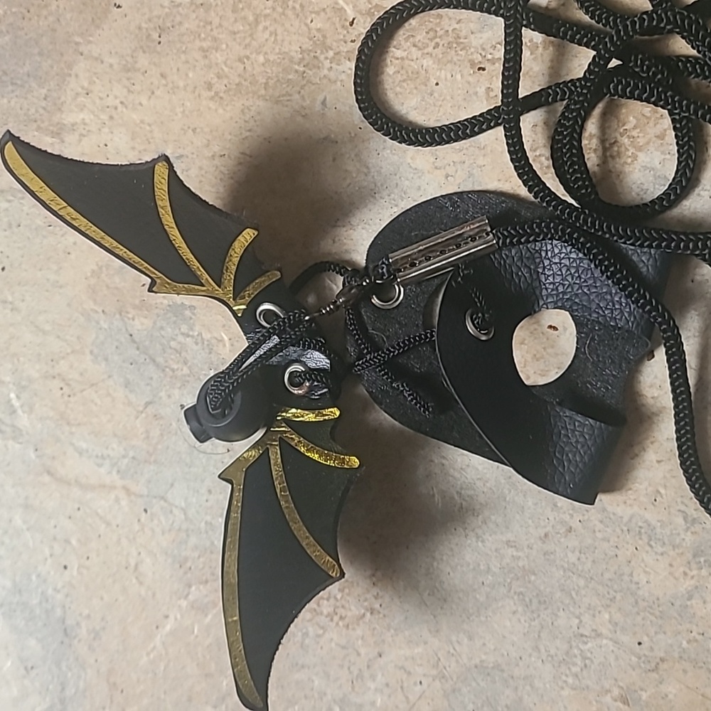 Bearded Dragon Reptile Harness Bat Wings with Leash attached
